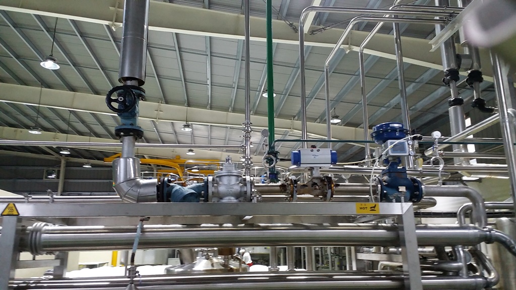 Ống steam hose là gì? giải pháp truyền dẫn hơi nóng an toàn trong nhà máy